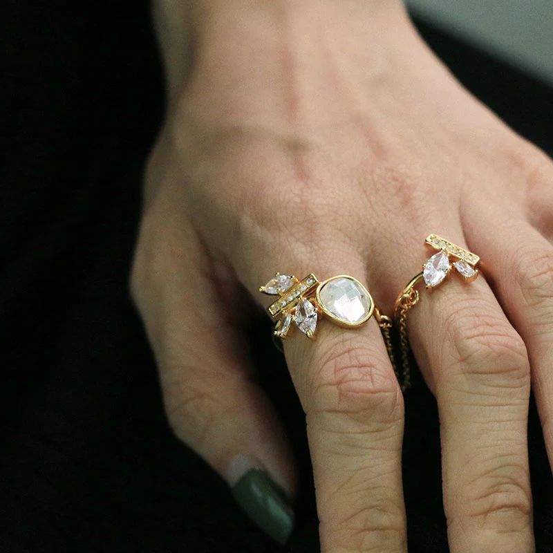 Elegant kedja dubbelring med guldpläterad
